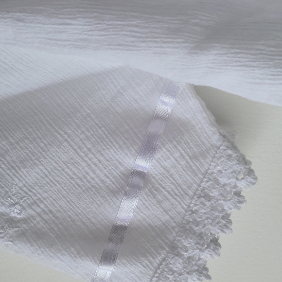 Boho Chic White Lace and Embroidered Top From Greece - Picture 10 of 16